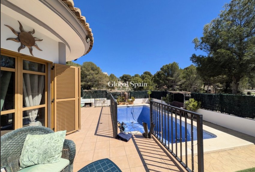 Revente - MAISON -
BENIDORM - Costa Blanca