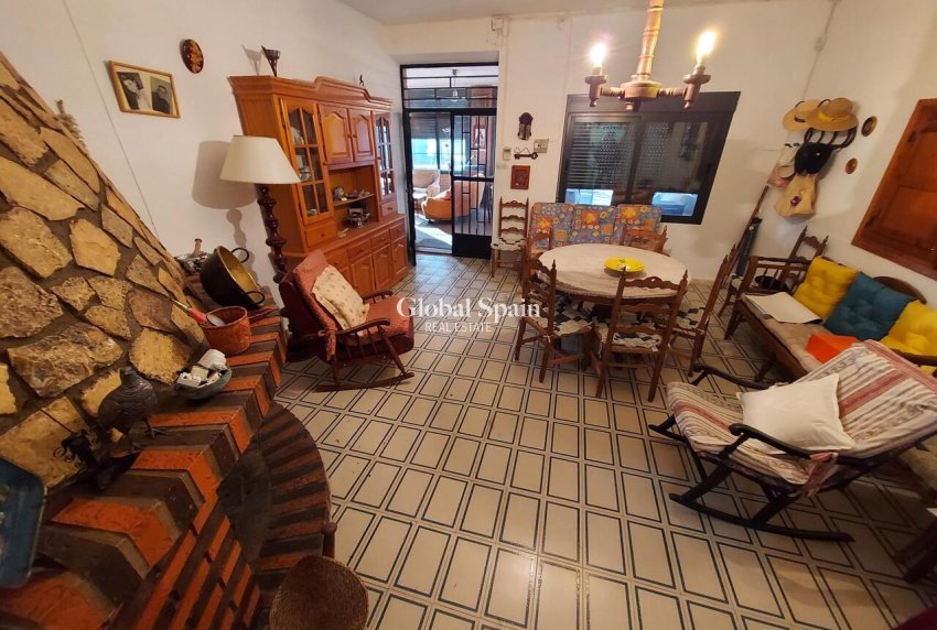 Revente - MAISON -
CALASPARRA - Inland