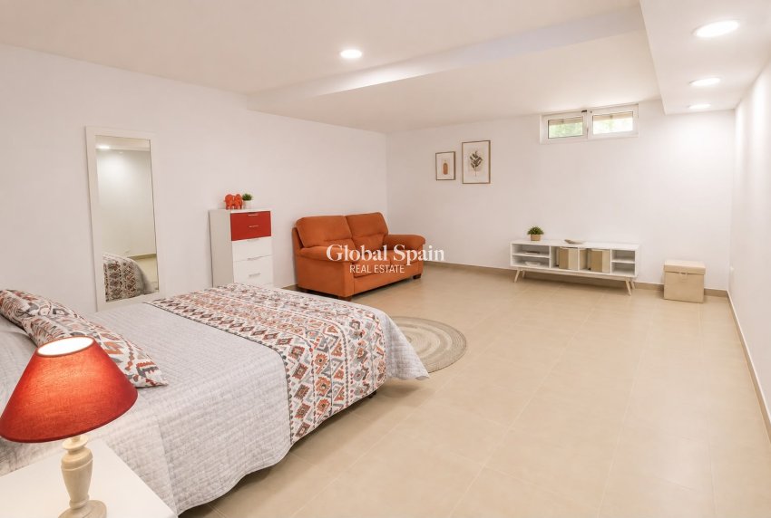 Revente - MAISON -
CALPE - Zona Puerto Blanco - Maryvilla