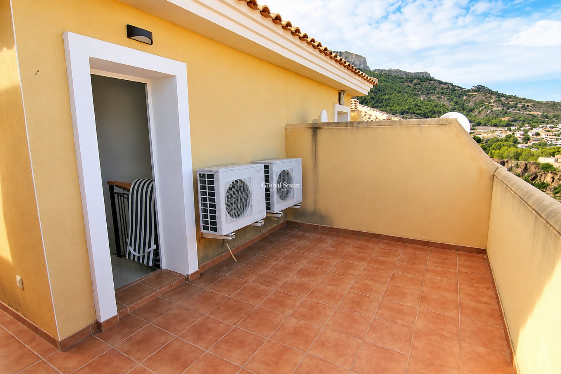 Revente - MAISON -
CALPE - Zona Puerto Blanco - Maryvilla