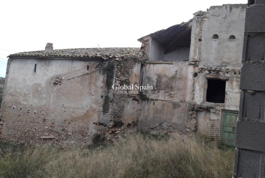 Revente - MAISON -
CARAVACA DE LA CRUZ - Inland