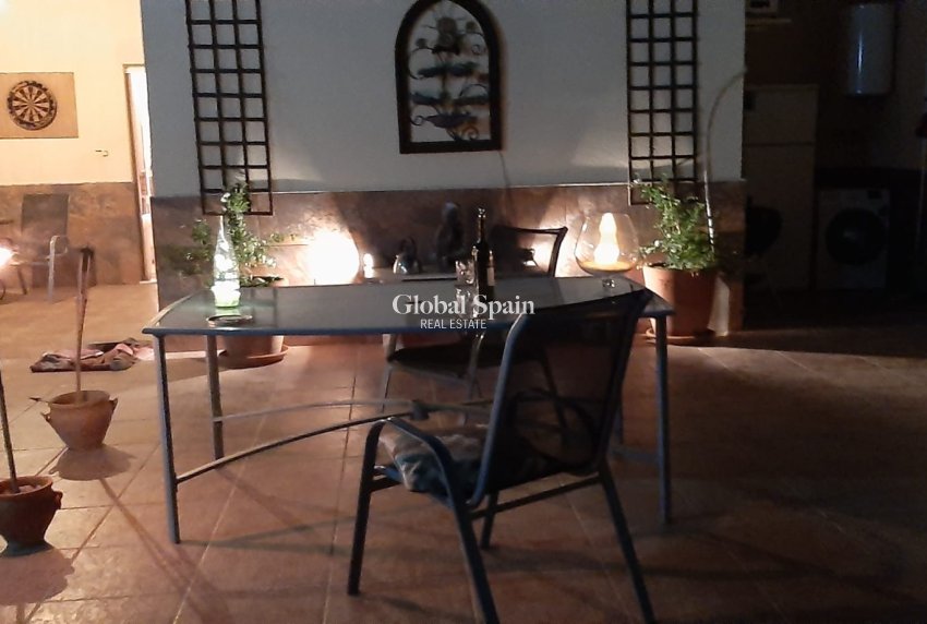 Revente - MAISON -
CATRAL - Catral