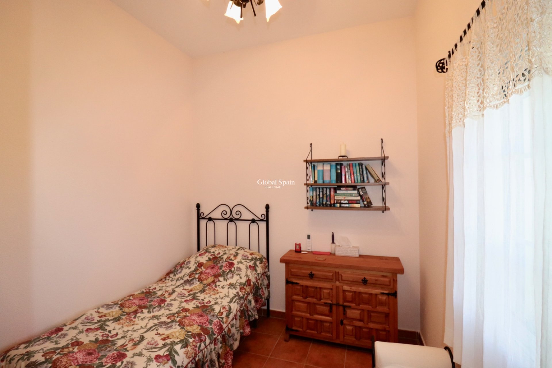 Revente - MAISON -
CATRAL - Catral