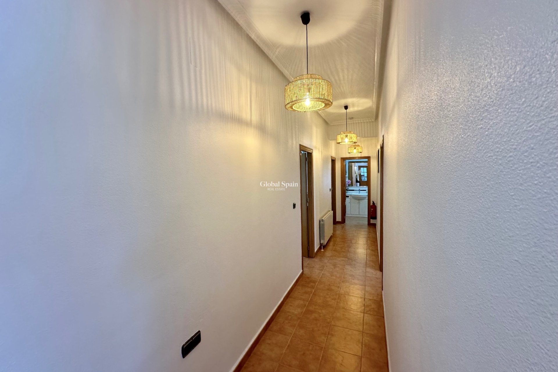Revente - MAISON -
CATRAL - Catral