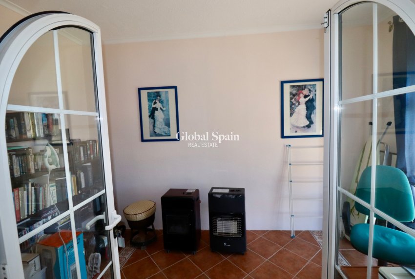 Revente - MAISON -
CATRAL - Catral