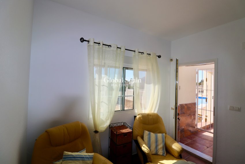 Revente - MAISON -
CATRAL - Catral