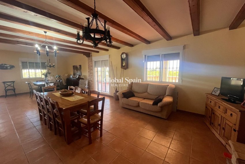 Revente - MAISON -
DAYA NUEVA - La Bodega
