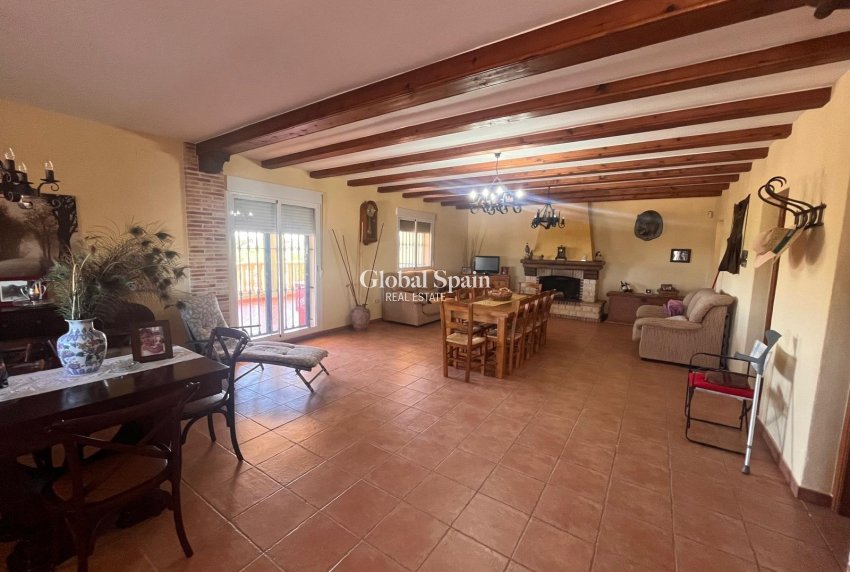Revente - MAISON -
DAYA NUEVA - La Bodega