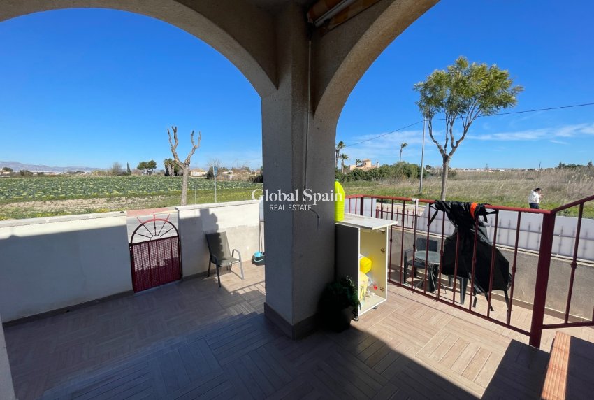 Revente - MAISON -
DAYA VIEJA - Costa Blanca