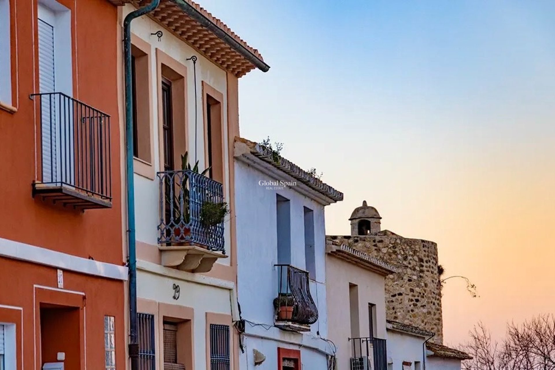 Revente - Maison de village -
DENIA - Center