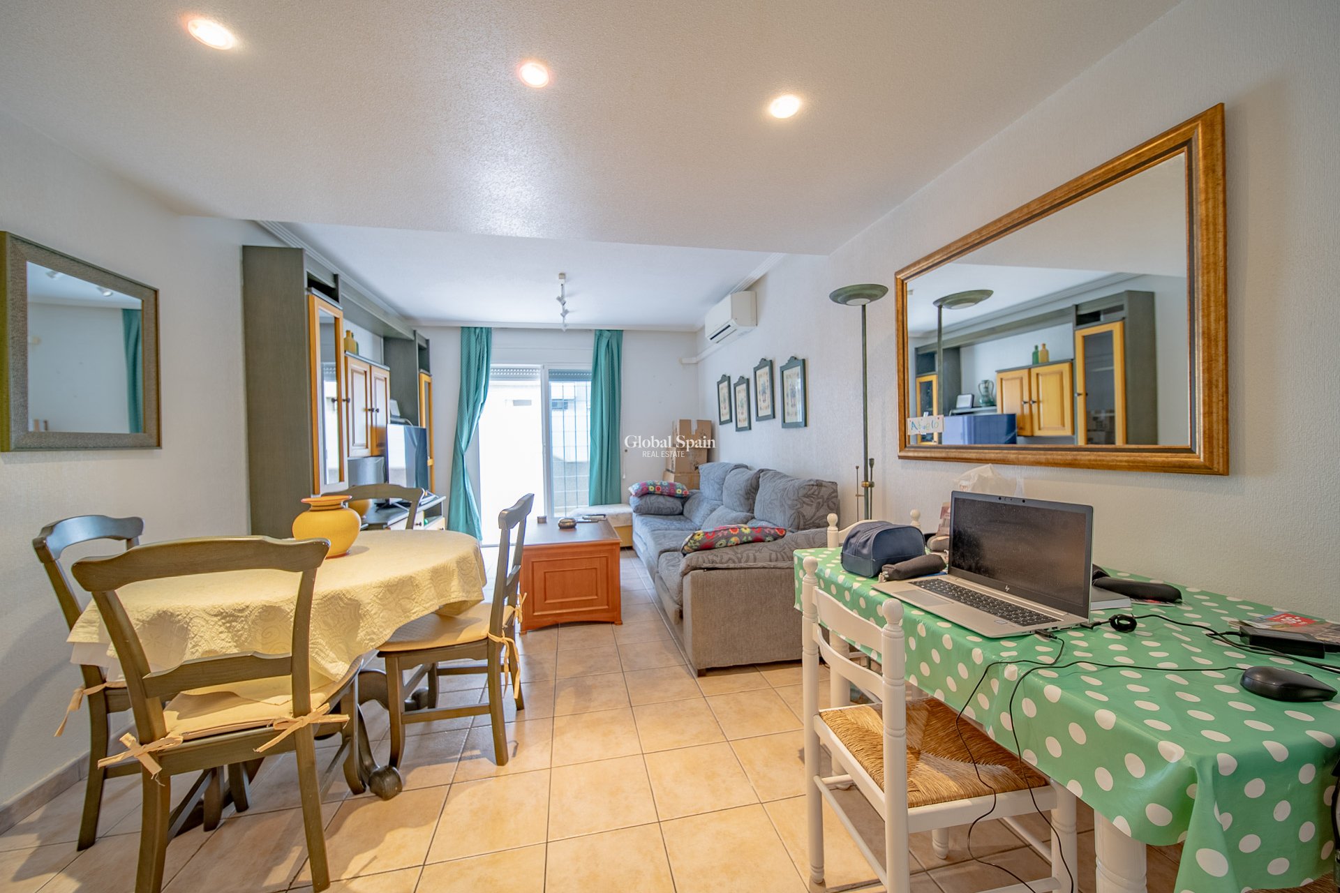 Revente - Maison de village -
TORREVIEJA - Torreblanca