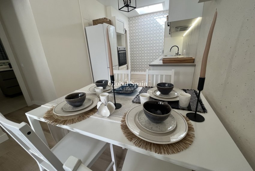 Revente - Maison de village -
TORREVIEJA - Torreta - Florida