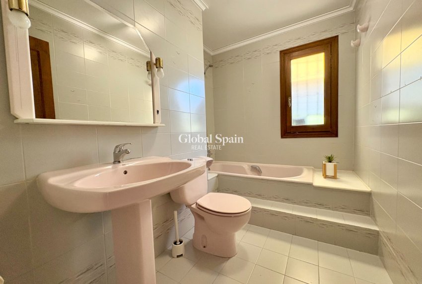 Revente - Maison -
DENIA - Montgó