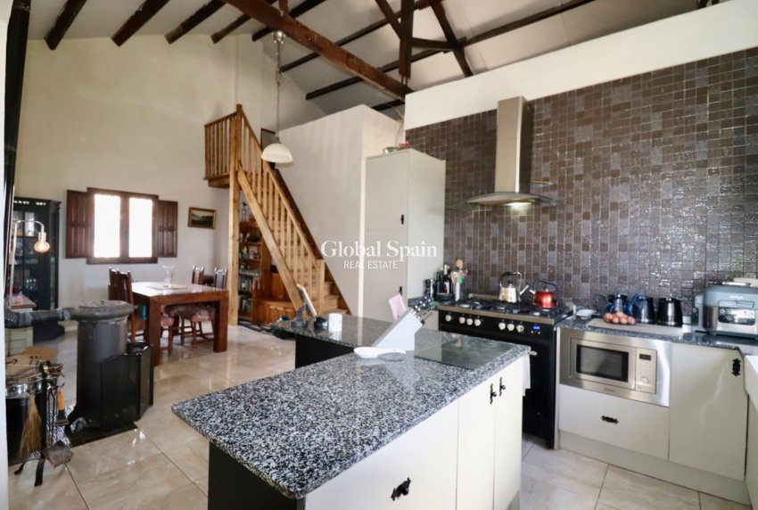 Revente - MAISON -
DOLORES