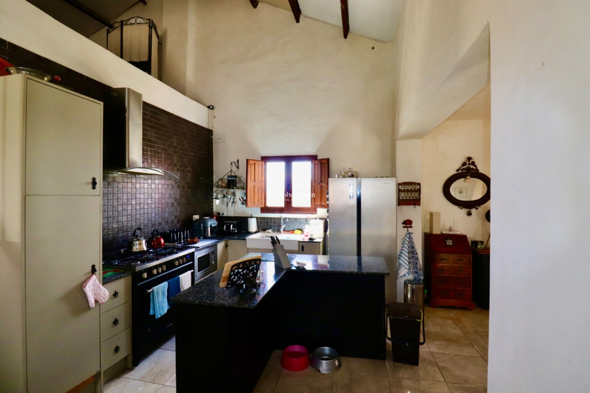 Revente - MAISON -
DOLORES