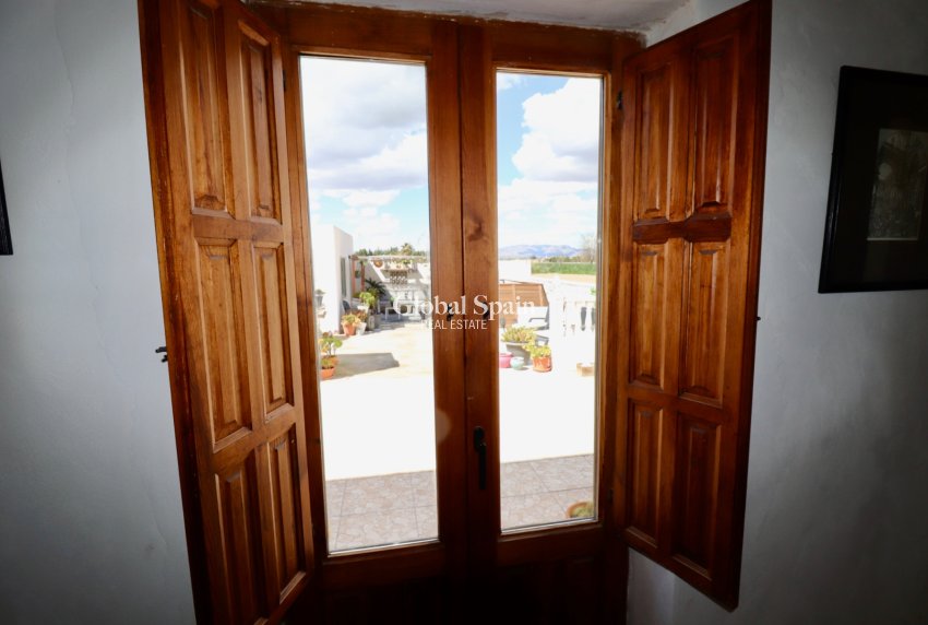 Revente - MAISON -
DOLORES