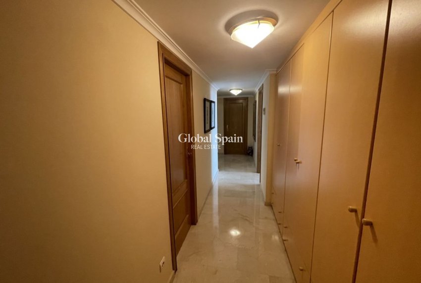 Revente - MAISON -
EL CAMPELLO - Costa Blanca