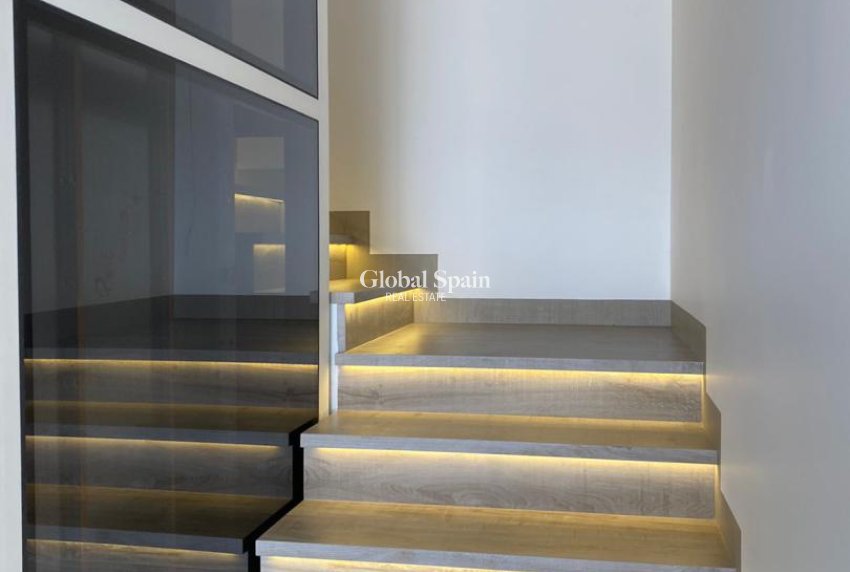 Revente - MAISON -
EL CAMPELLO - Costa Blanca