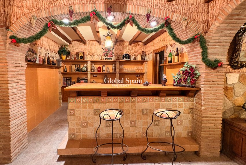 Revente - MAISON -
ELCHE - Altzabares Alto