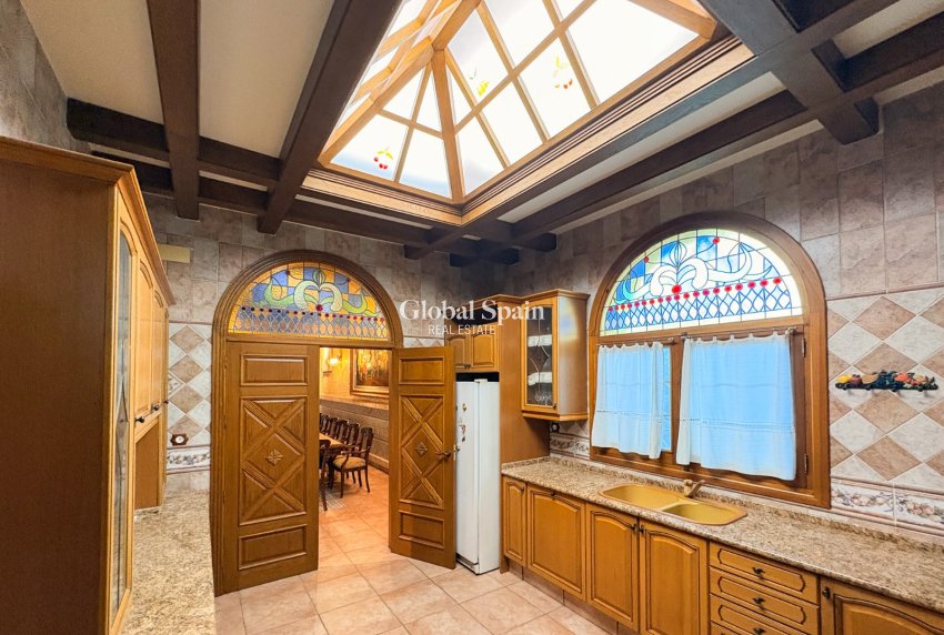 Revente - MAISON -
ELCHE - Altzabares Alto