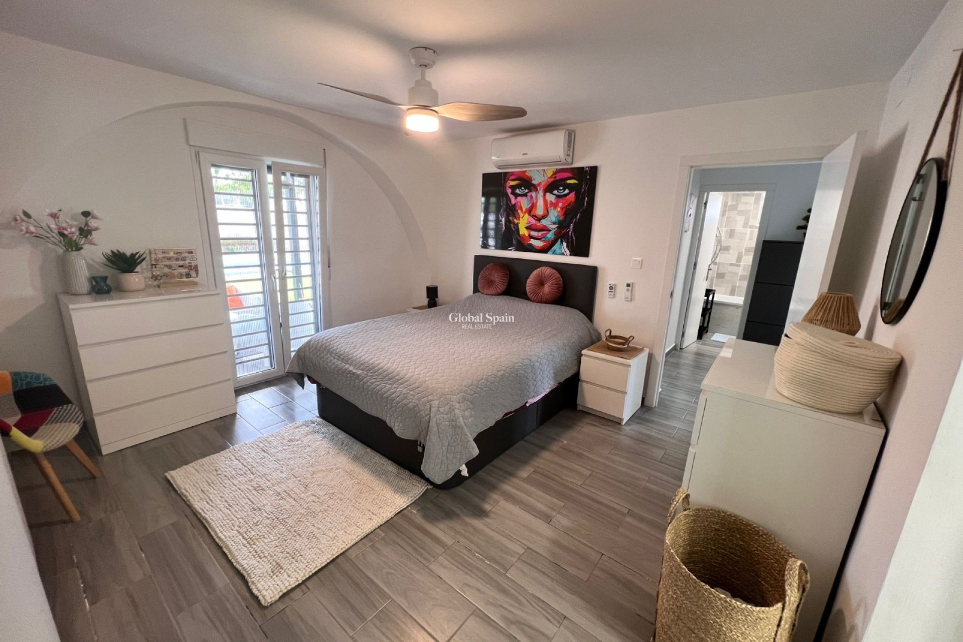 Revente - MAISON -
ELCHE - Inland