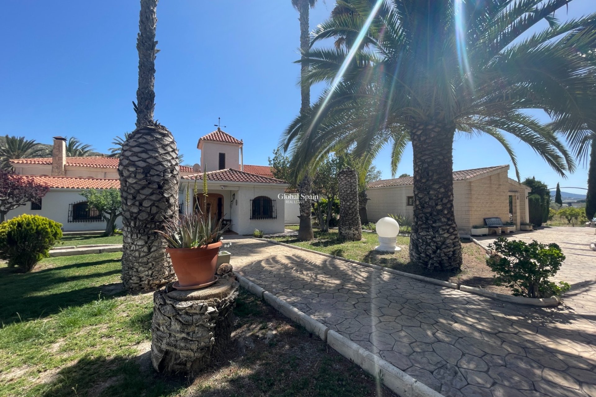 Revente - MAISON -
ELDA - Inland