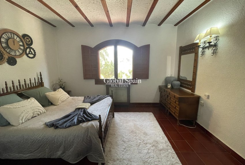 Revente - MAISON -
ELDA - Inland