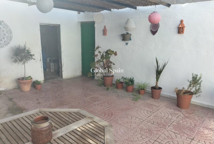 Revente - MAISON -
FORMENTERA DEL SEGURA - Centro