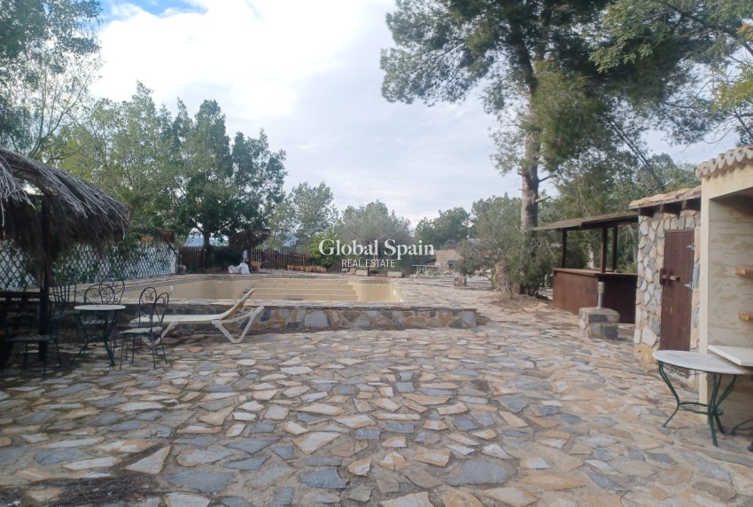 Revente - MAISON -
GEA Y TRUYOLS - Inland