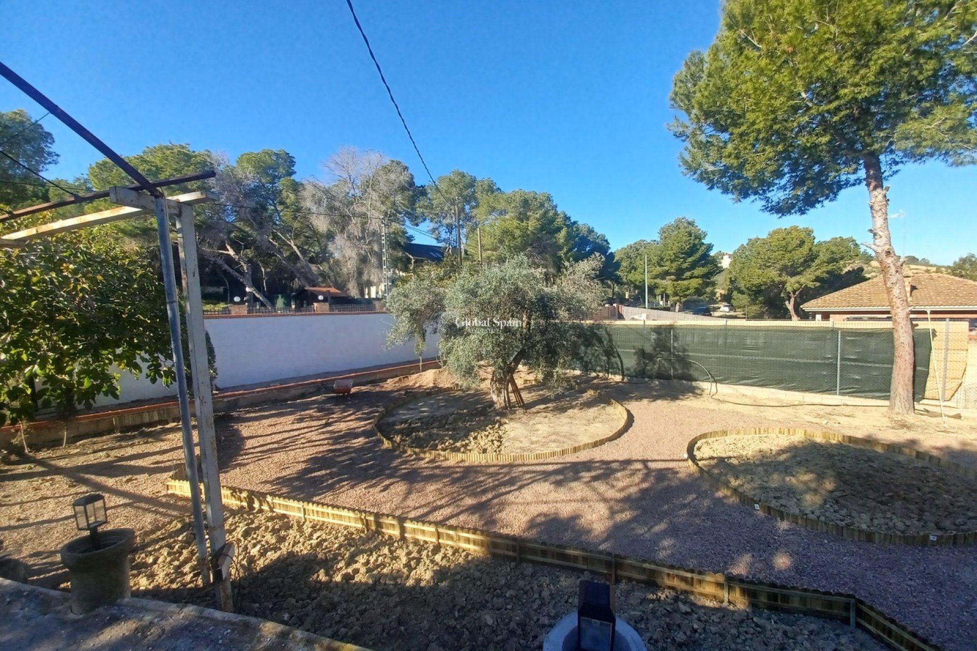 Revente - MAISON -
GEA Y TRUYOLS - Inland
