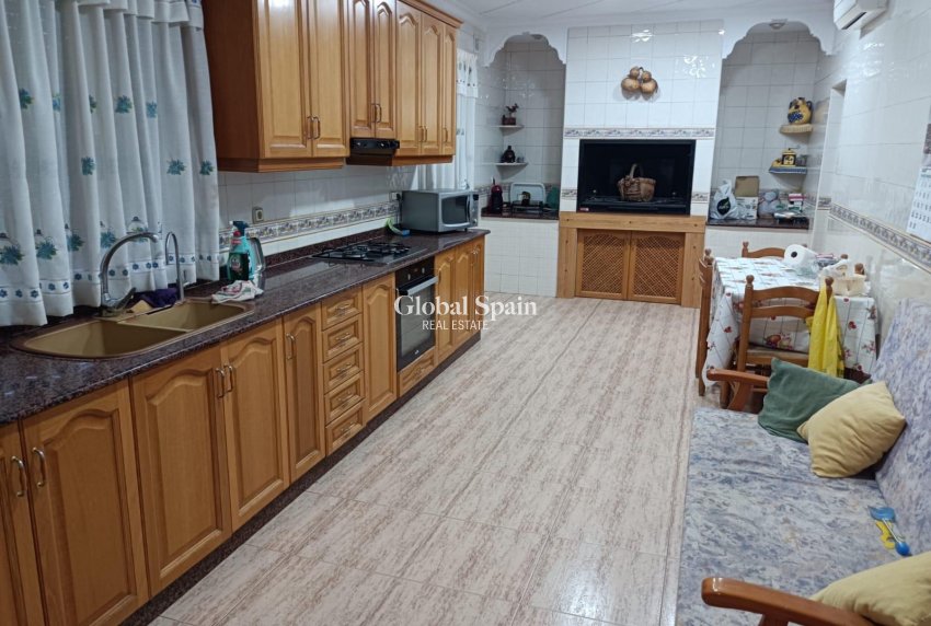 Revente - MAISON -
GRANJA DE ROCAMORA - Granja De Rocamora