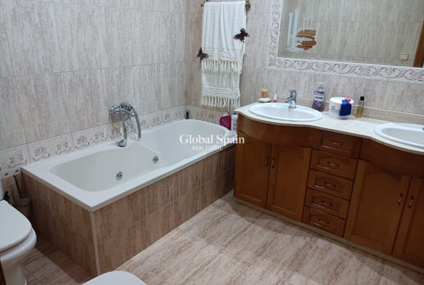 Revente - MAISON -
GRANJA DE ROCAMORA - Granja De Rocamora