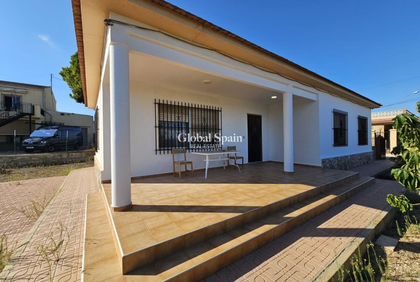 Revente - MAISON -
GUARDAMAR DEL SEGURA - Buenavista