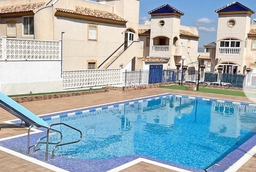 Revente - MAISON -
GUARDAMAR DEL SEGURA - El Edén - Los Estaños