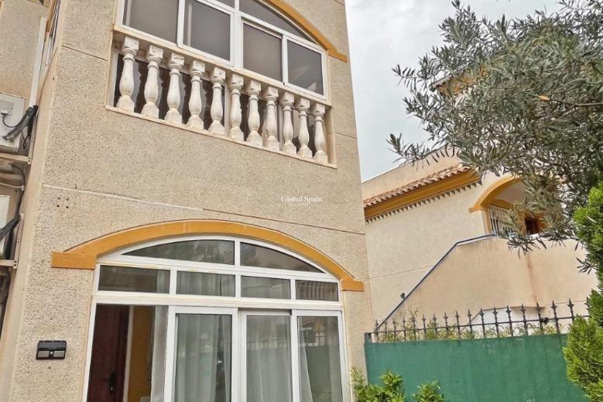 Revente - MAISON -
GUARDAMAR DEL SEGURA - El Edén - Los Estaños