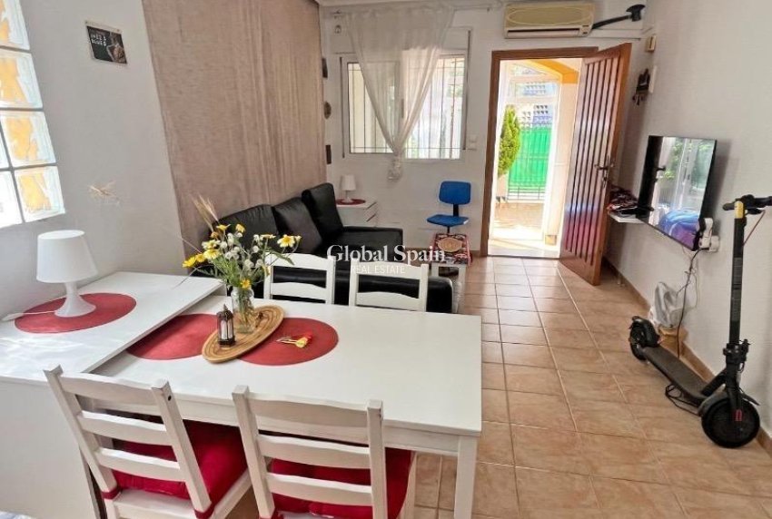 Revente - MAISON -
GUARDAMAR DEL SEGURA - El Edén - Los Estaños