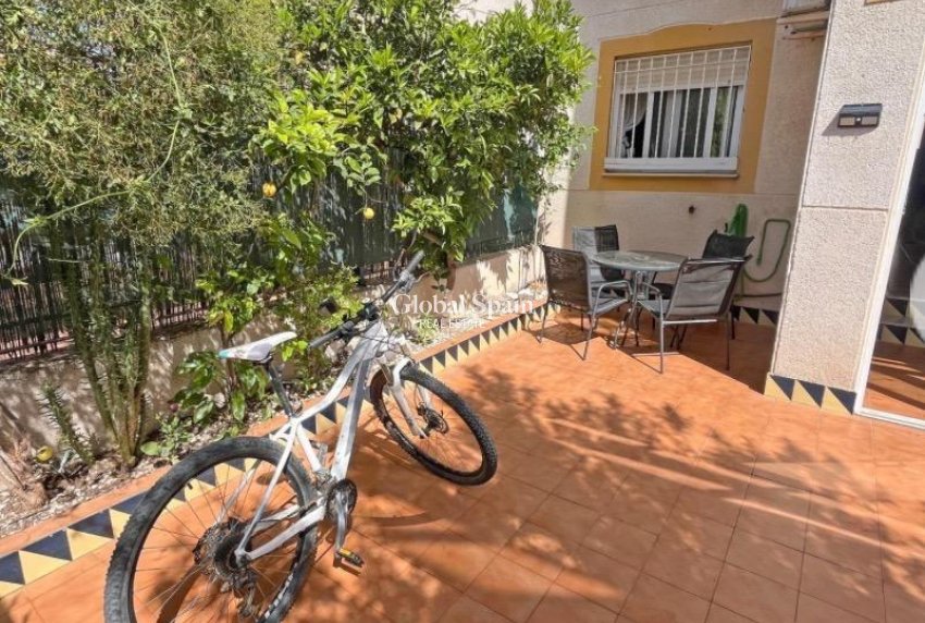 Revente - MAISON -
GUARDAMAR DEL SEGURA - El Edén - Los Estaños