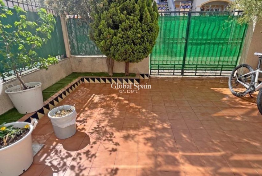 Revente - MAISON -
GUARDAMAR DEL SEGURA - El Edén - Los Estaños