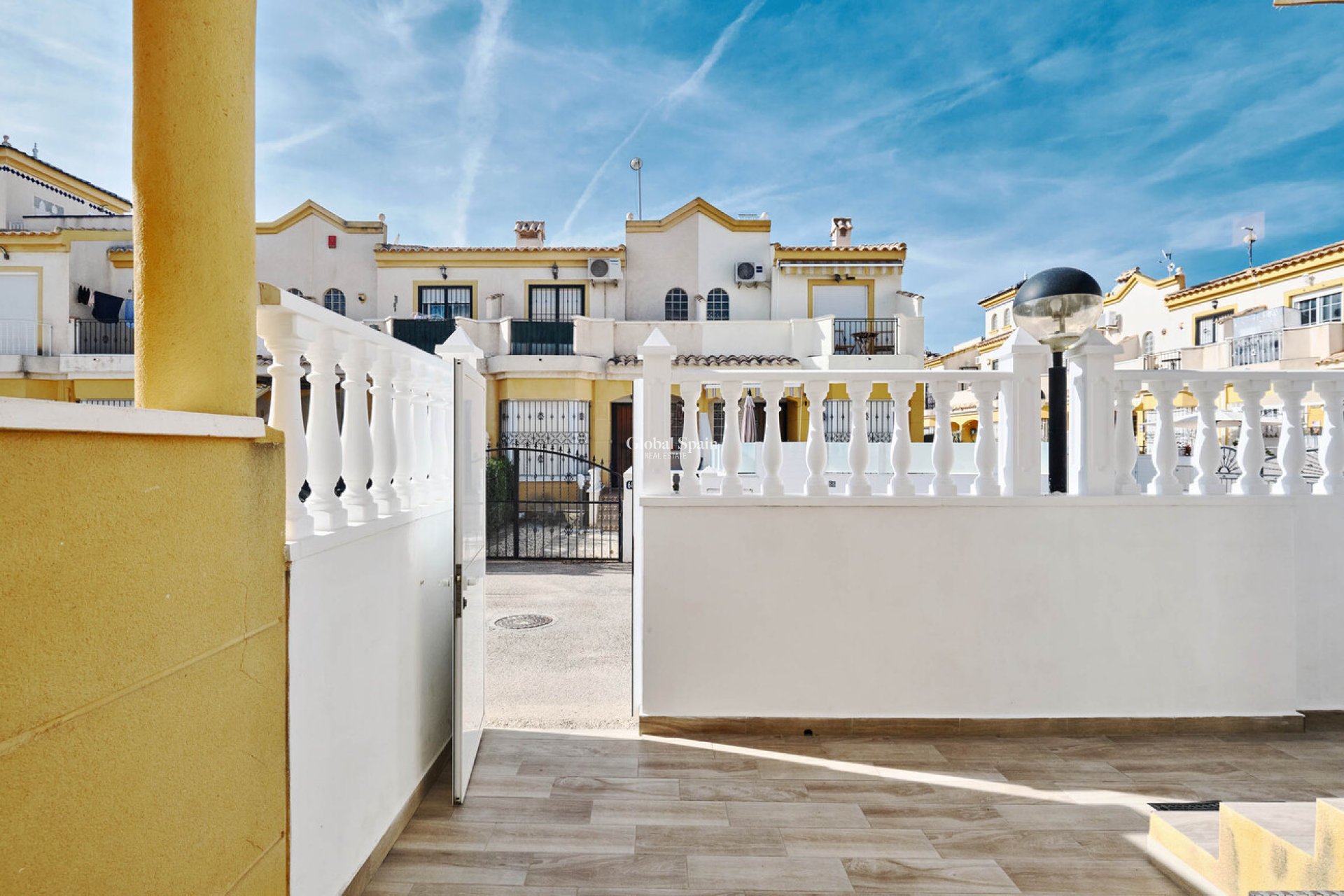 Revente - MAISON -
GUARDAMAR DEL SEGURA - EL RASO