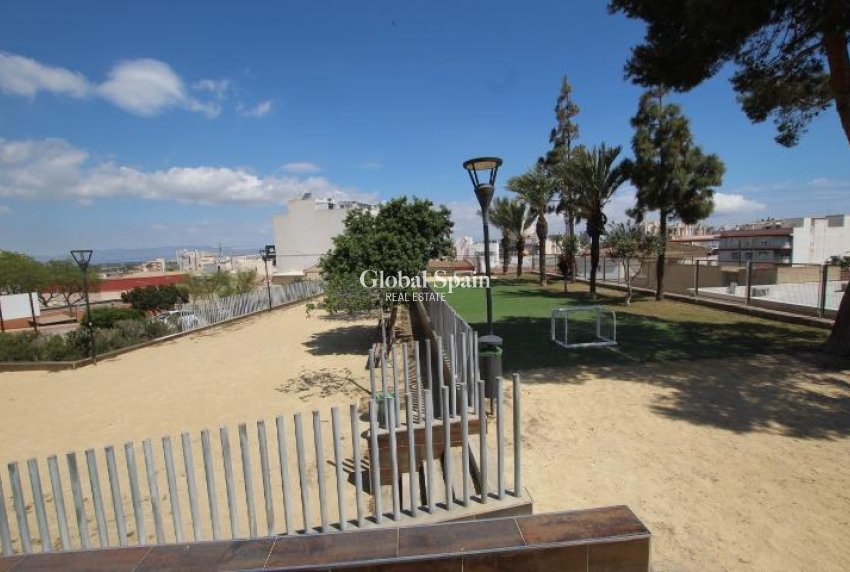 Revente - MAISON -
GUARDAMAR DEL SEGURA