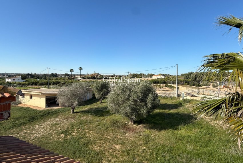 Revente - MAISON -
GUARDAMAR DEL SEGURA