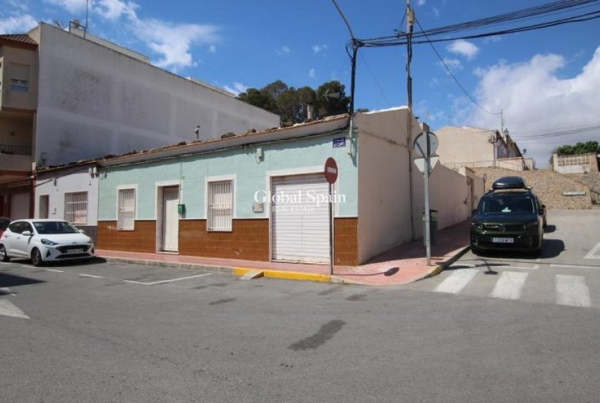 Revente - MAISON -
GUARDAMAR DEL SEGURA