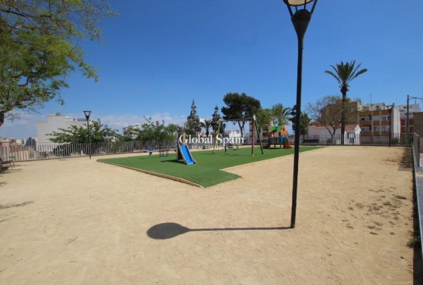 Revente - MAISON -
GUARDAMAR DEL SEGURA