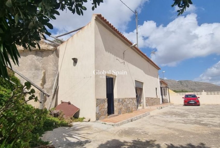 Revente - MAISON -
HONDÓN DE LAS NIEVES - Inland
