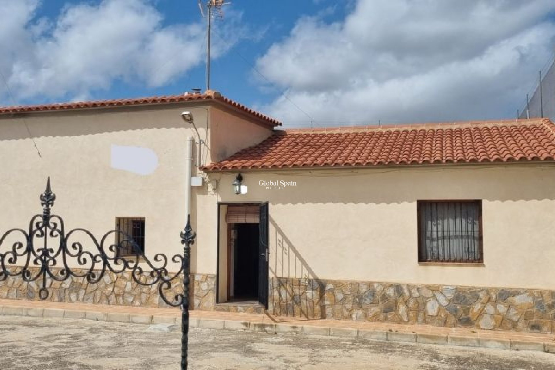 Revente - MAISON -
HONDÓN DE LAS NIEVES - Inland