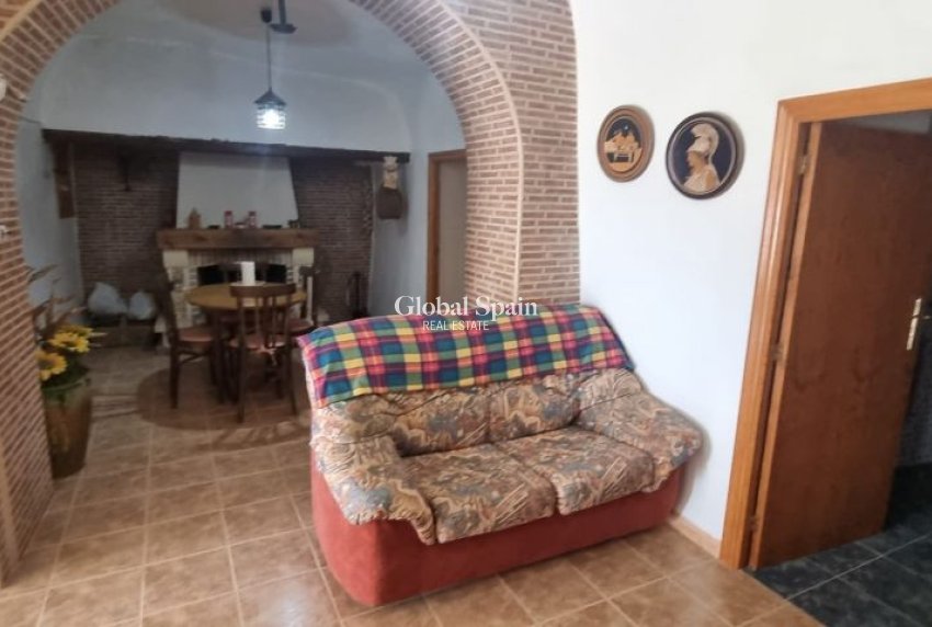 Revente - MAISON -
HONDÓN DE LAS NIEVES - Inland