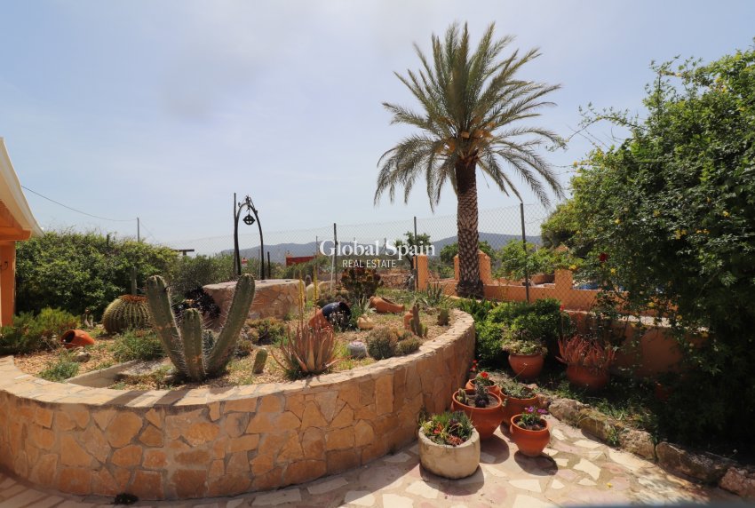 Revente - MAISON -
HONDÓN DE LAS NIEVES - Inland