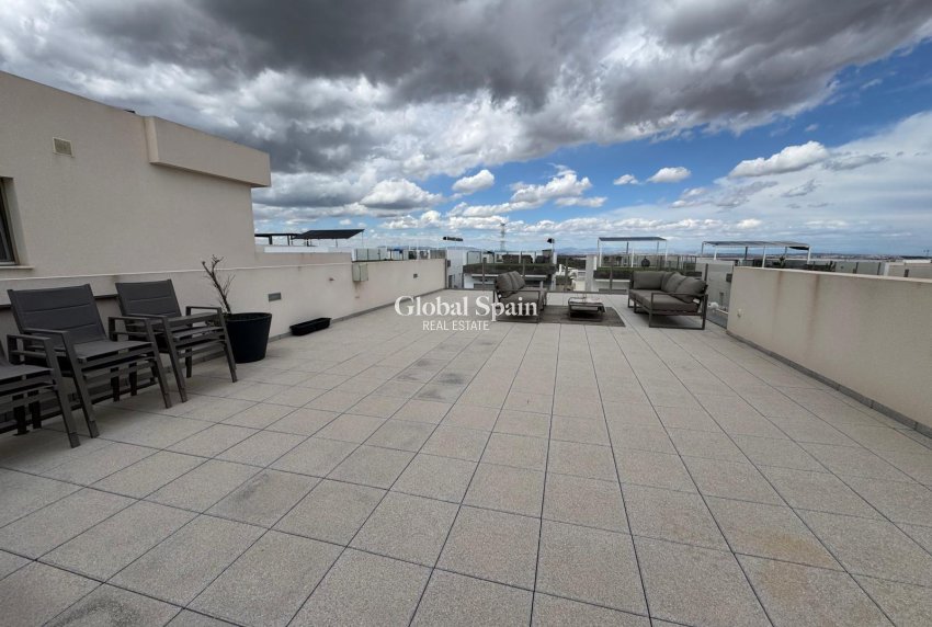 Revente - Maison individuelle -
ORIHUELA - Costa Blanca Sur