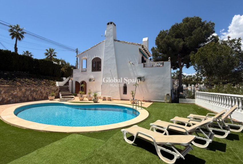 Revente - Maison individuelle -
ORIHUELA - Costa Blanca Sur