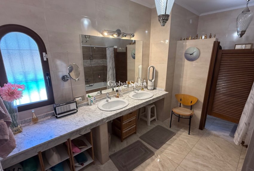 Revente - Maison individuelle -
ORIHUELA - Costa Blanca Sur